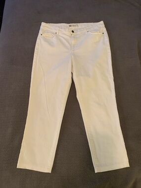 Anne Klein White Cropped Straight-Leg Jeans